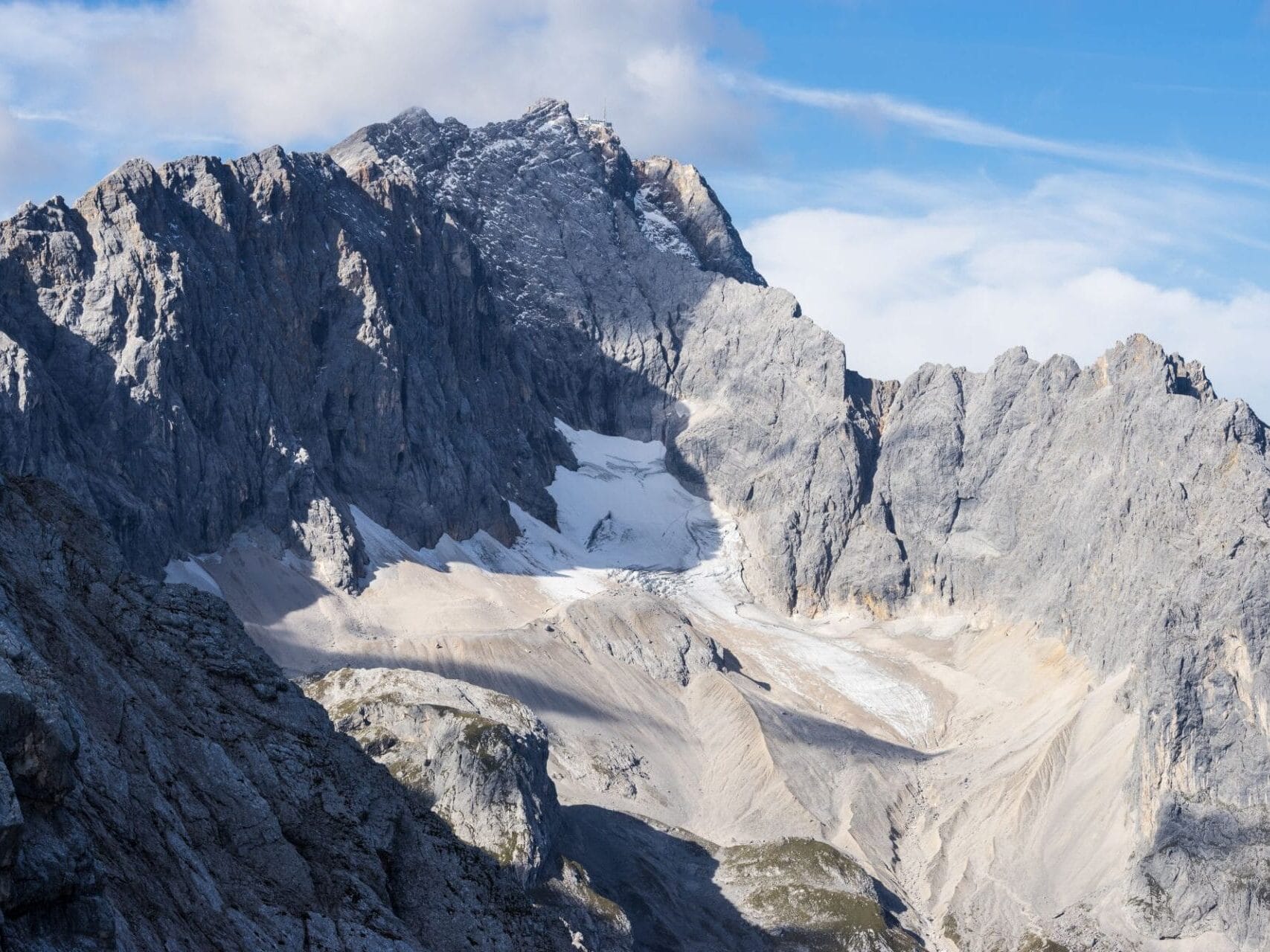 Der Höllentalgletscher an den Füßen der Zugspitze.