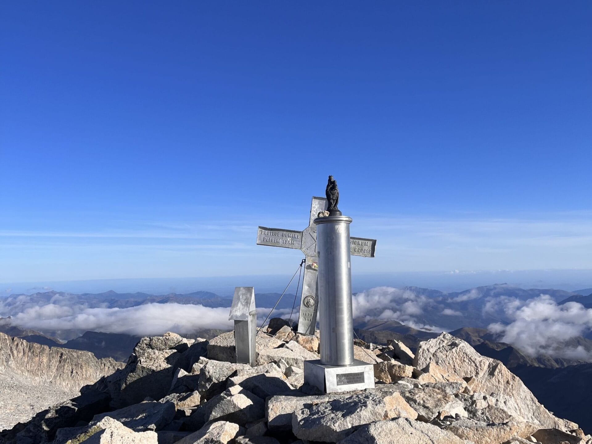 Gipfelkreuz auf dem Pico Aneto