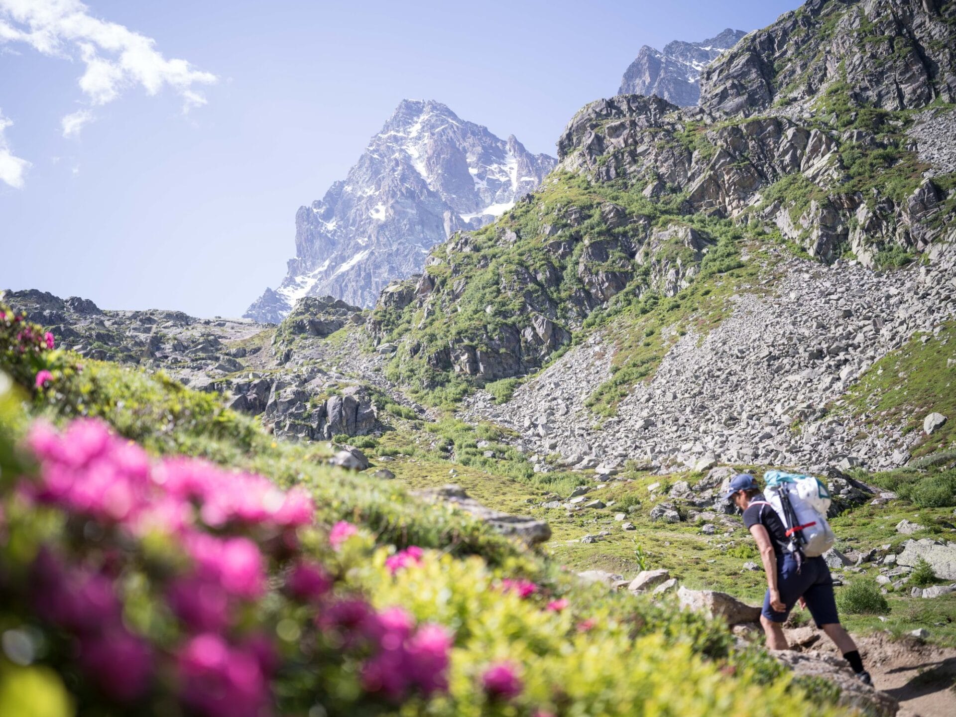 Im Aufstieg von Plan del Re mit dem Monviso im Hintergrund.