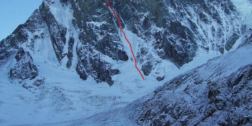 Die Nordwand der Grandes Jorasses mit der Colton-MacIntyre-Führe (grober Verlauf). Foto: Archiv M. Wohlleben
