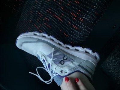 Bild 1 von Carmen zu On - Women's Cloudvista - Trailrunningschuhe